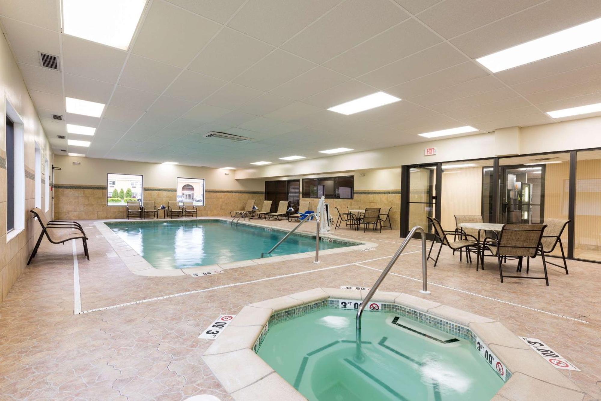 Hampton Inn פורט הורון מראה חיצוני תמונה
