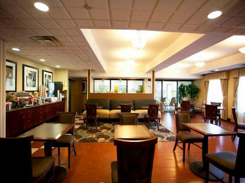 Hampton Inn פורט הורון מראה חיצוני תמונה